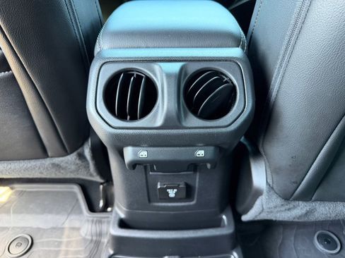 Used 2023 Jeep Wrangler Unlimited Sahara AWD/4WD image 42