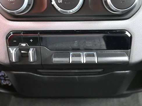 Used 2023 RAM 1500 Big Horn AWD/4WD image 16