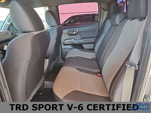 Used 2022 Toyota Tacoma TRD Sport image 16