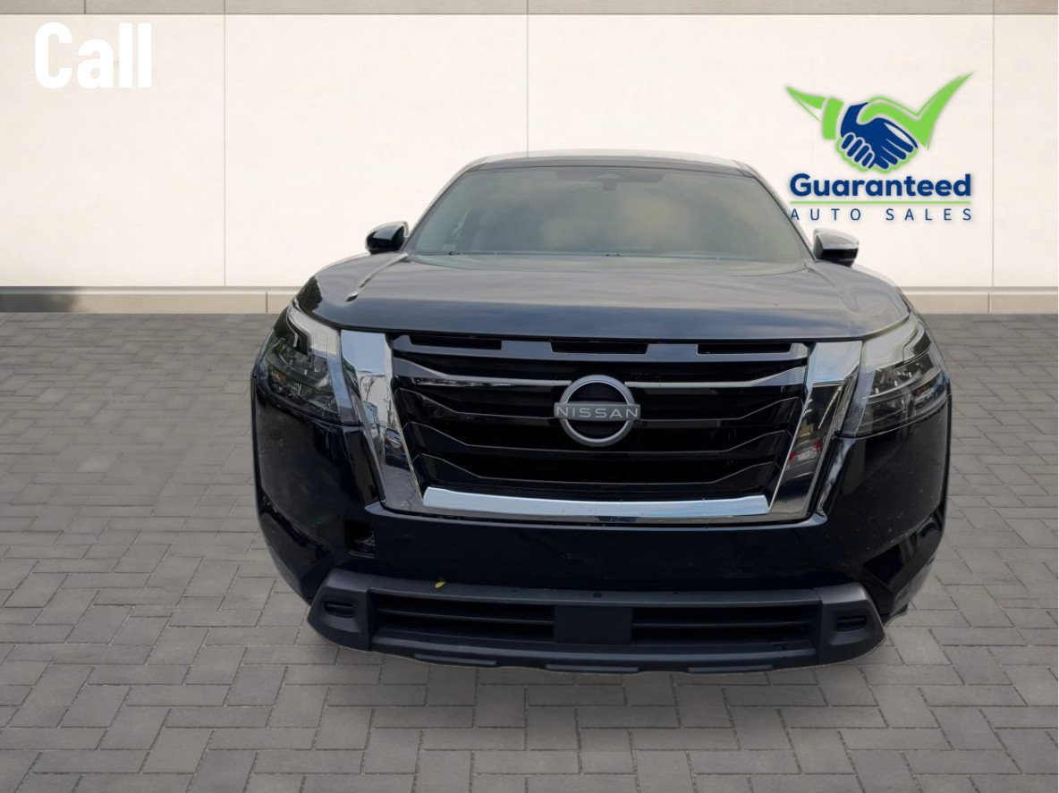 Used 2025 Nissan Pathfinder SV w/ SV Premium Package AWD/4WD image 3