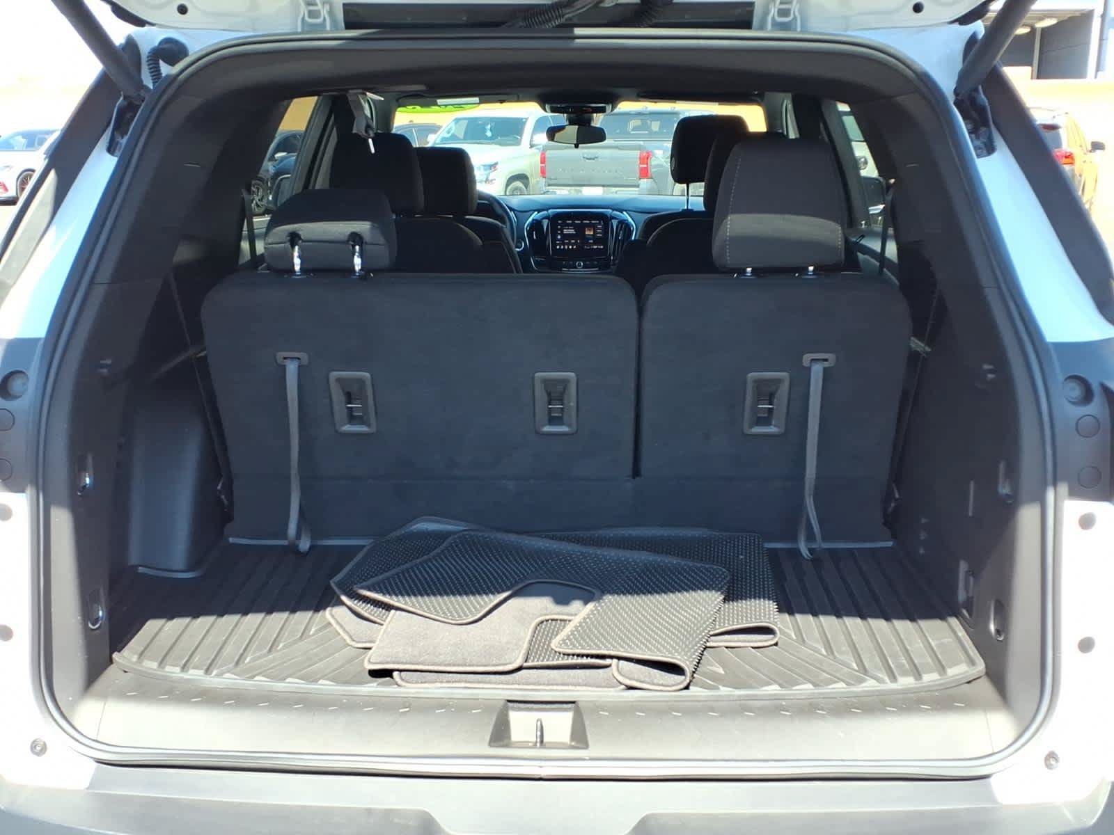Used 2023 Chevrolet Traverse LT FWD image 21