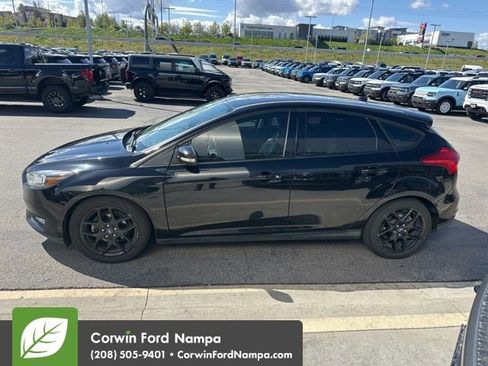 Used 2016 Ford Focus SE w/ Equipment Group 201A FWD image 10
