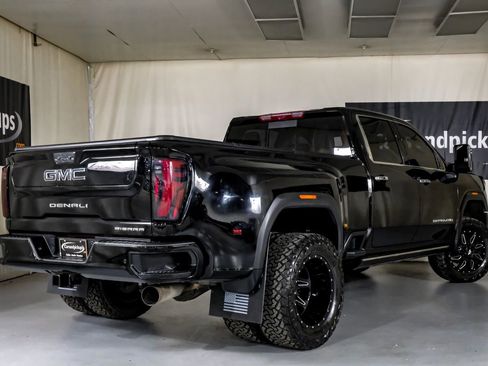 Used 2024 GMC Sierra 3500 Denali Ultimate image 8
