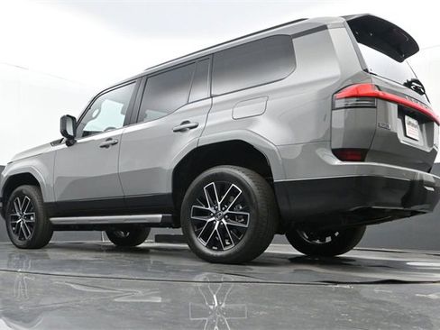 Used 2026 Lexus GX 550 w/ Accessory Package (2T) image 10