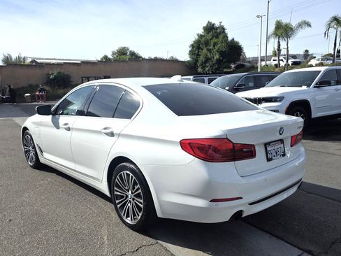 Used 2020 BMW 530e w/ Convenience Package image 3