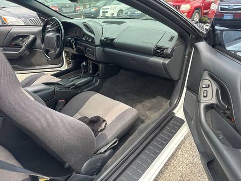 Used 1994 Chevrolet Camaro Z28 RWD image 19