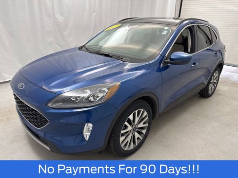 Certified 2022 Ford Escape Titanium w/ Class II Trailer Tow Package image 5