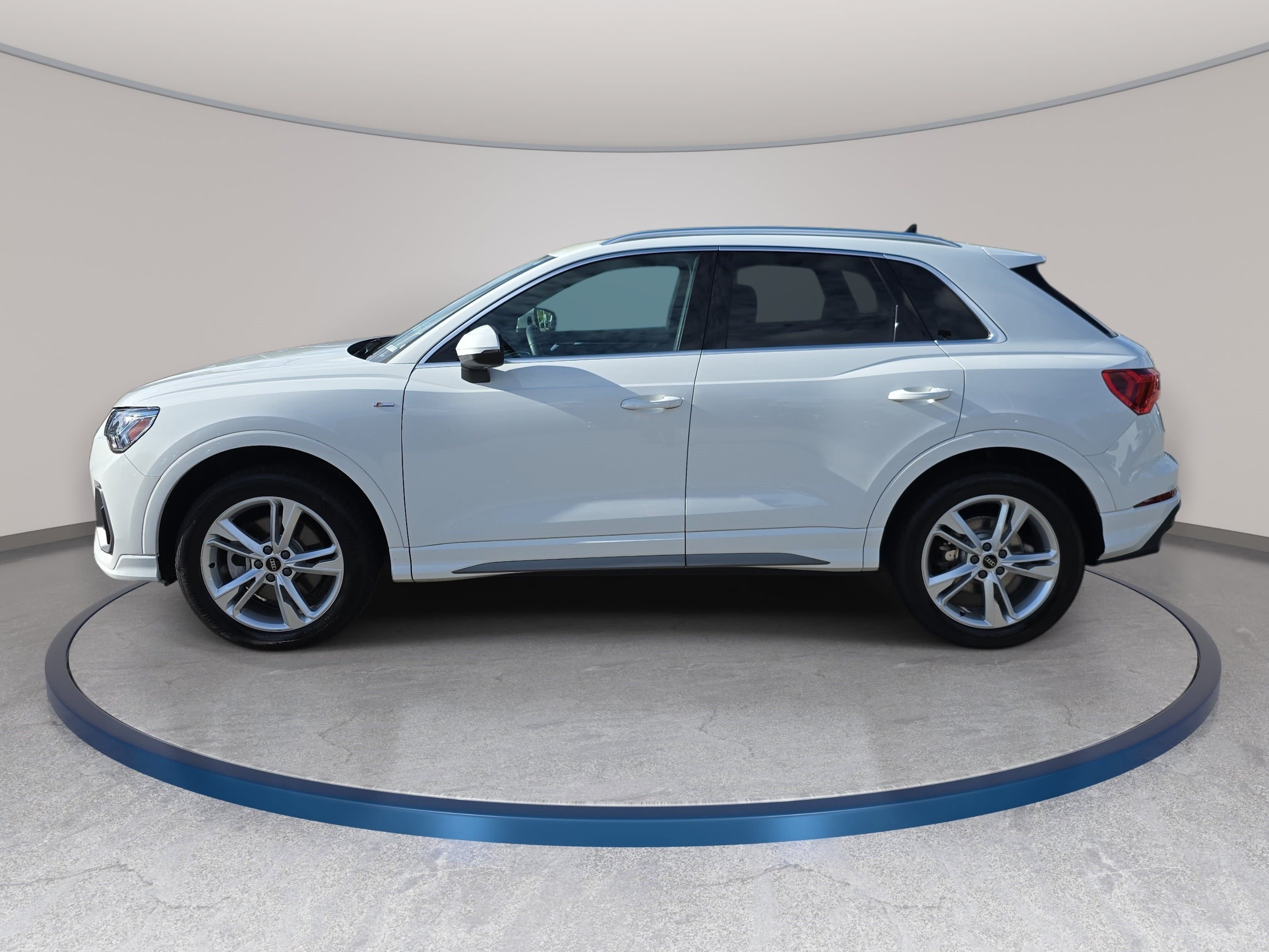 Certified 2024 Audi Q3 2.0T Premium AWD/4WD image 7