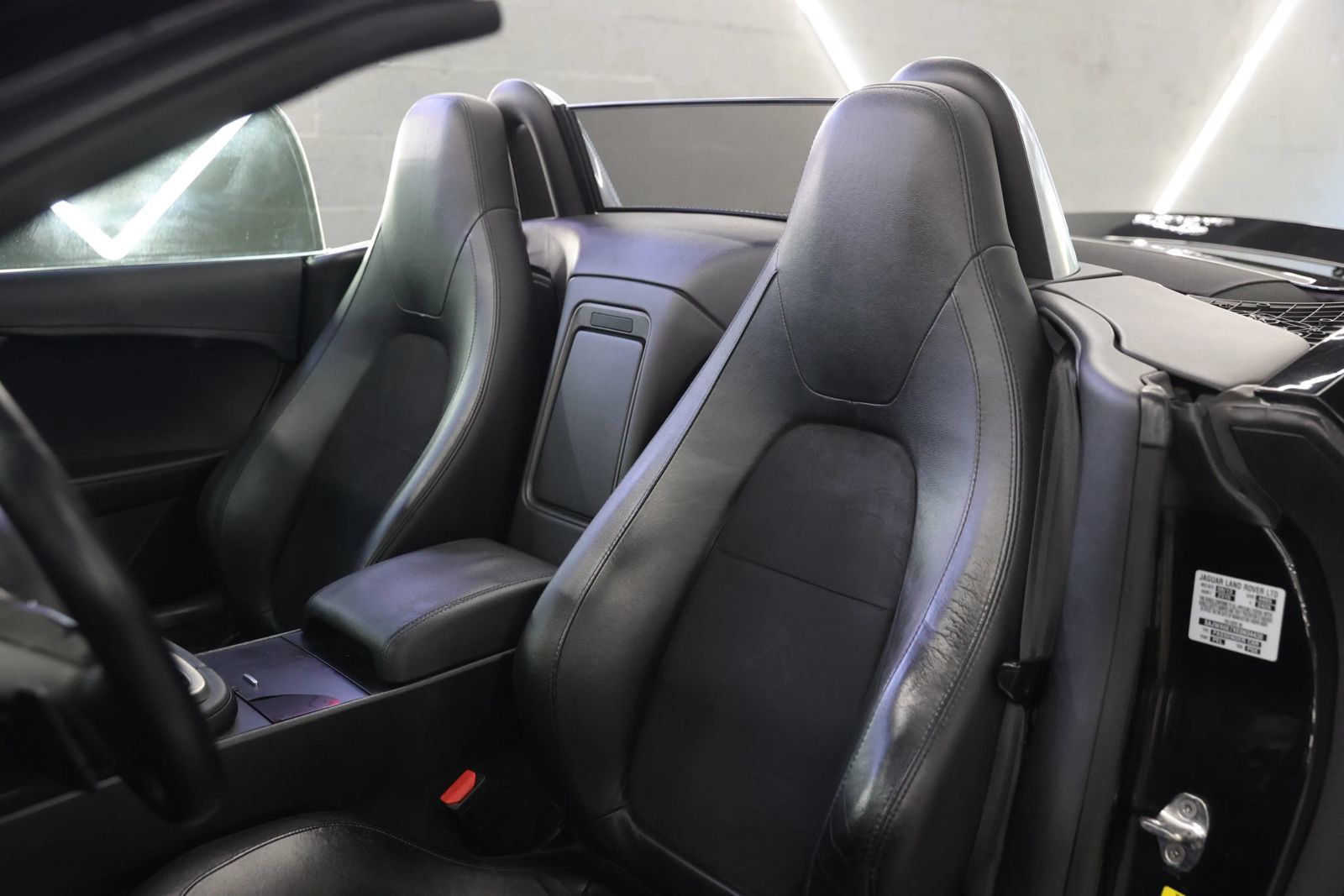 Used 2014 Jaguar F-TYPE Convertible RWD image 15
