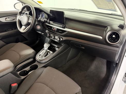 Used 2024 Kia Forte LXS image 22