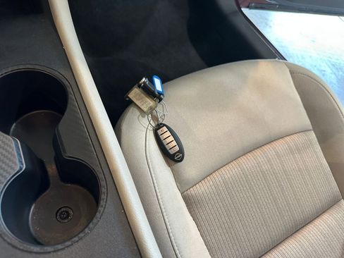 Used 2025 Nissan Altima 2.5 SV image 21