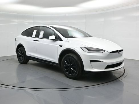 Used 2022 Tesla Model X image 50