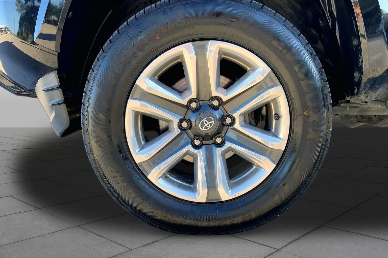 Used 2019 Toyota Tacoma Limited AWD/4WD image 11