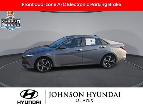 Used 2023 Hyundai Elantra SEL w/ Convenience Package image 4