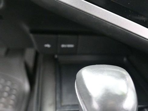 Used 2024 Toyota Camry SE image 18