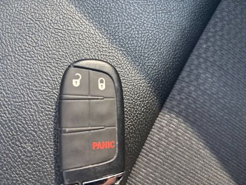 Used 2025 Jeep Compass Trailhawk AWD/4WD image 18