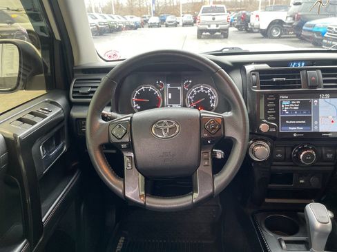 Used 2021 Toyota 4Runner TRD Off-Road Premium image 16