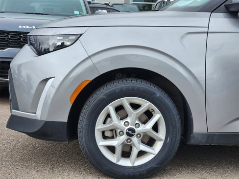 Used 2024 Kia Soul LX w/ Option Group 015 image 9