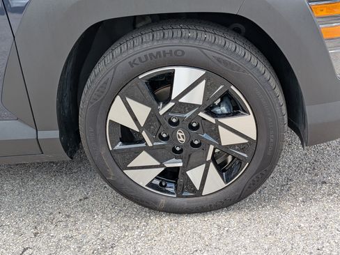 Used 2025 Hyundai Kona SEL FWD image 11