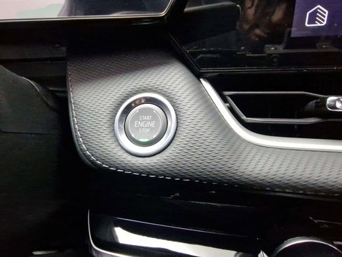 New 2026 Chevrolet Equinox LT w/ Convenience Package II image 11