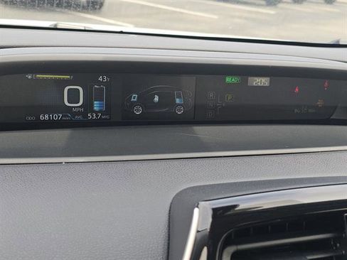 Used 2021 Toyota Prius LE image 19