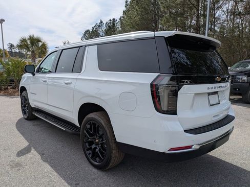New 2026 Chevrolet Suburban LT w/ Comfort Package image 6