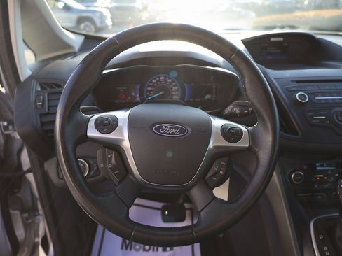 Used 2017 Ford C-MAX Energi SE image 12