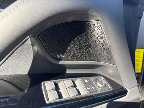 Used 2023 Lexus LX 600 4WD w/ Luxury Package image 33