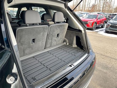 Used 2024 Audi Q7 3.0T Premium Plus image 26