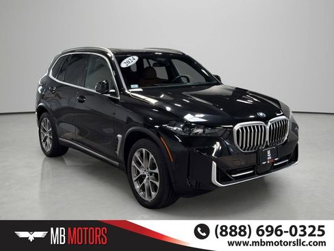 Used 2024 BMW X5 xDrive40i AWD/4WD image 2
