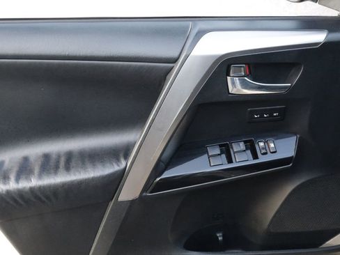 Used 2016 Toyota RAV4 Limited FWD image 22