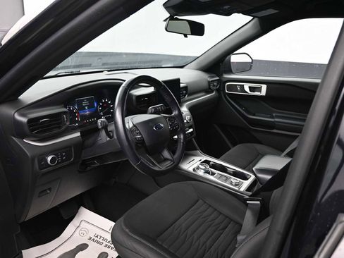 Used 2020 Ford Explorer XLT image 11