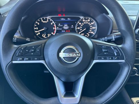 Used 2024 Nissan Altima 2.5 SV image 15