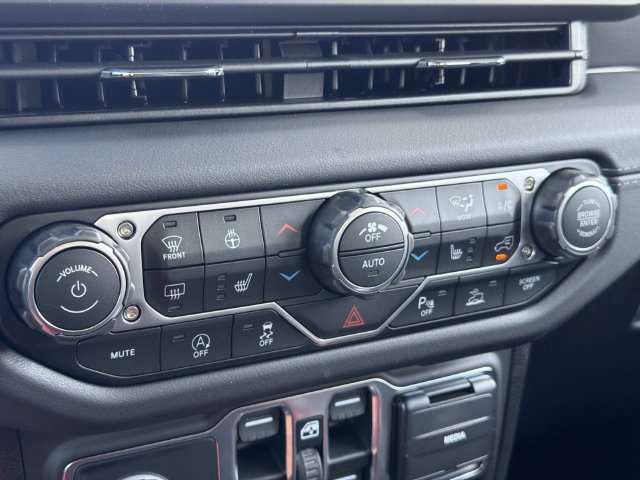 New 2027 Jeep Wrangler Unlimited Sahara AWD/4WD image 35
