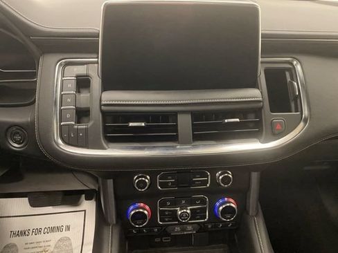 Used 2024 GMC Yukon SLT w/ SLT Luxury Package AWD/4WD image 35