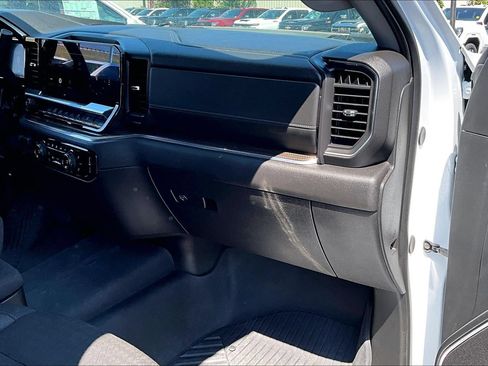 Used 2024 Chevrolet Silverado 2500 LT AWD/4WD image 16