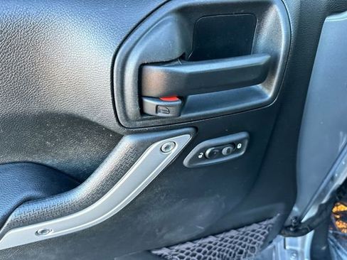 Used 2017 Jeep Wrangler Unlimited Sahara w/ Connectivity Group image 12