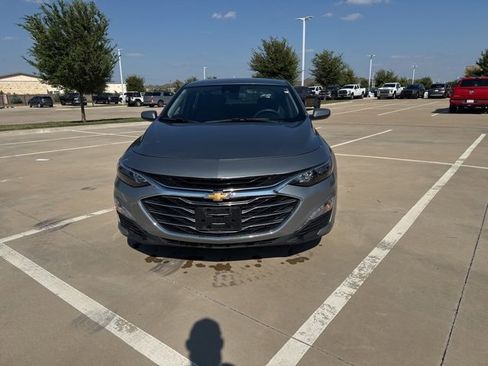 Used 2024 Chevrolet Malibu LT image 2