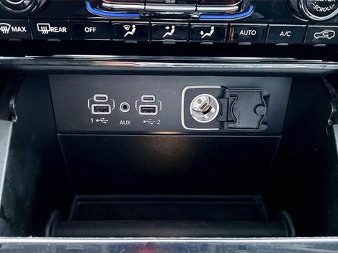 Used 2023 Jeep Grand Cherokee Limited image 24