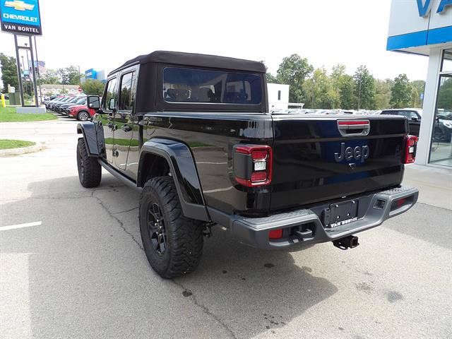 Used 2024 Jeep Gladiator Sport AWD/4WD image 3