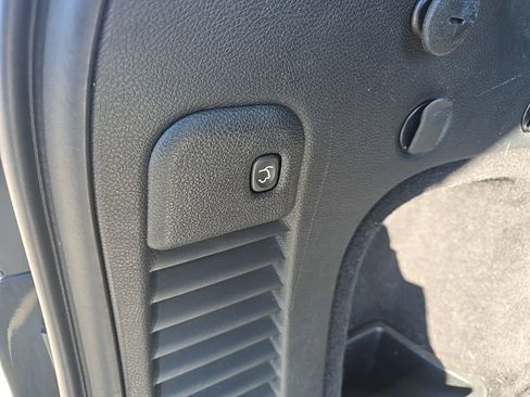 Used 2019 Jeep Grand Cherokee Altitude AWD/4WD image 6