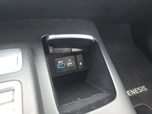 Used 2023 Genesis GV70 2.5T Advanced w/ Advanced Package image 29