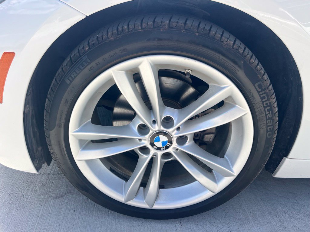 Used 2016 BMW 320i Sedan RWD image 9