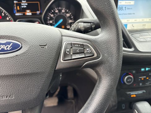 Used 2019 Ford Escape SE image 19