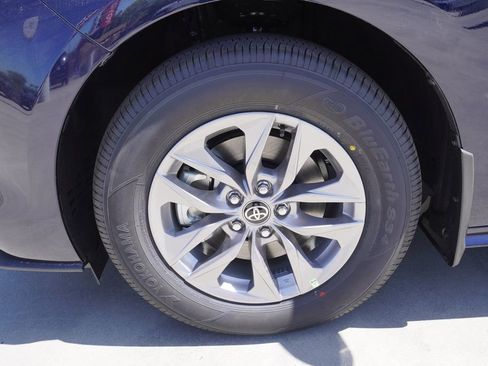 New 2026 Toyota Sienna XLE FWD image 23
