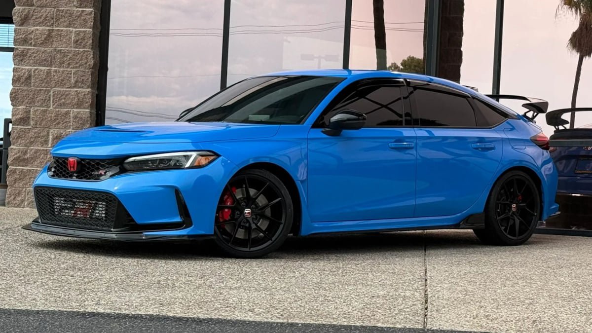 Used 2024 Honda Civic Type R image 3