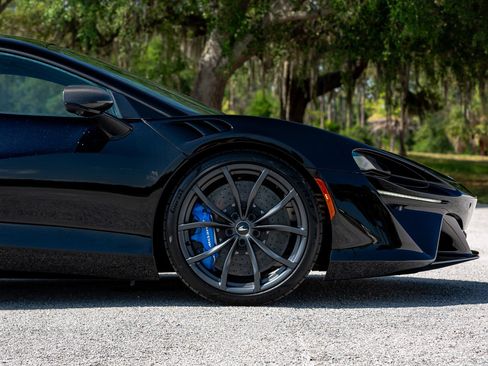 Used 2023 McLaren Artura image 34