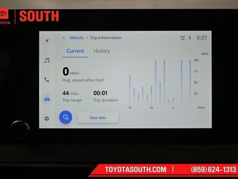 Used 2025 Toyota Prius LE FWD image 17