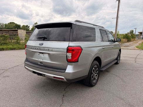 Used 2023 Ford Expedition Max XLT AWD/4WD image 3