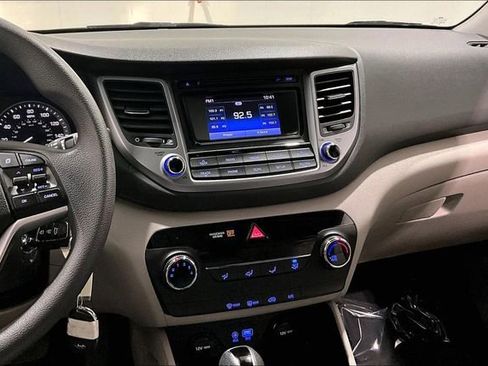 Used 2018 Hyundai Tucson SE image 9